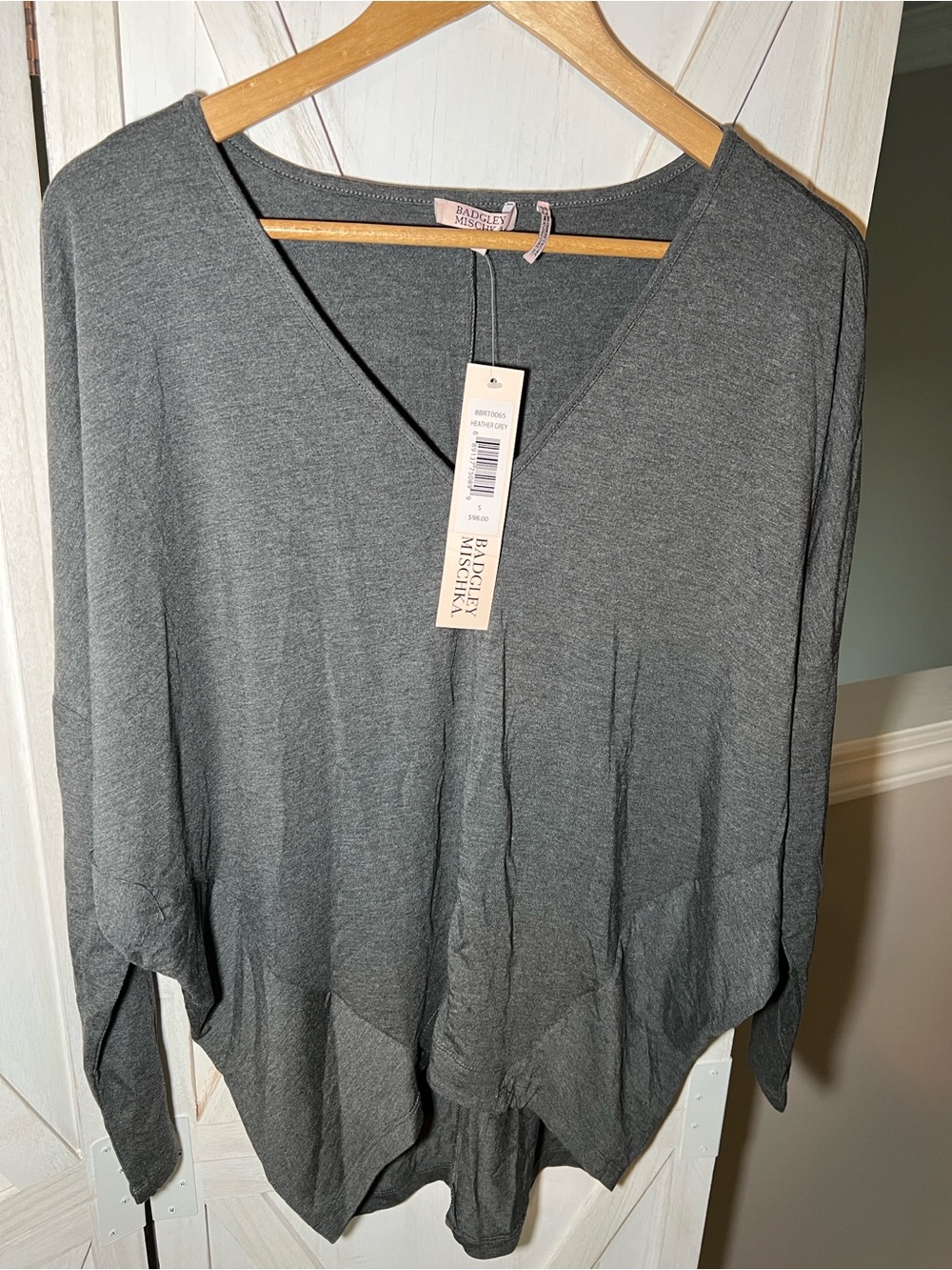Badgley Mischka Heather Gray V-Neck Long-Sleeve Top